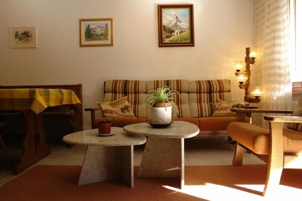 Myzermatt Monazit Apartment Стая снимка